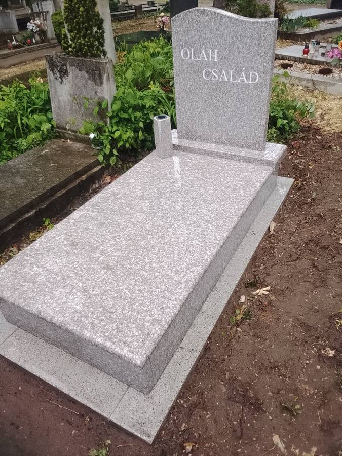 Gránit fejkő, egyedi felirattal